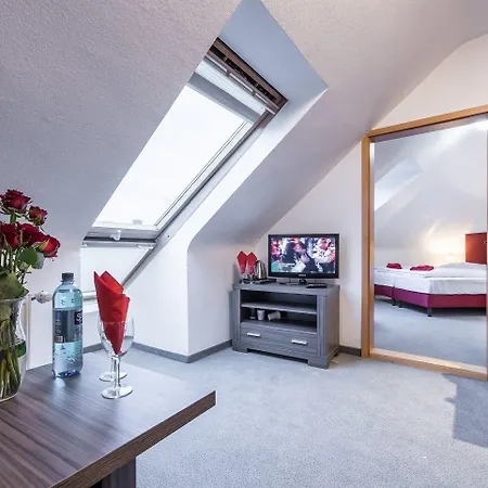 Mini Himalaya Frankfurt Messe Hotel